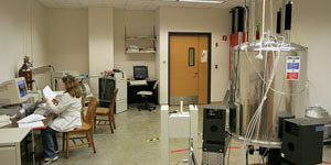 The lab containing the Bruker Avance III 400 MHz NMR.